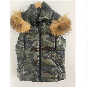 S13 puffer vest - Like new